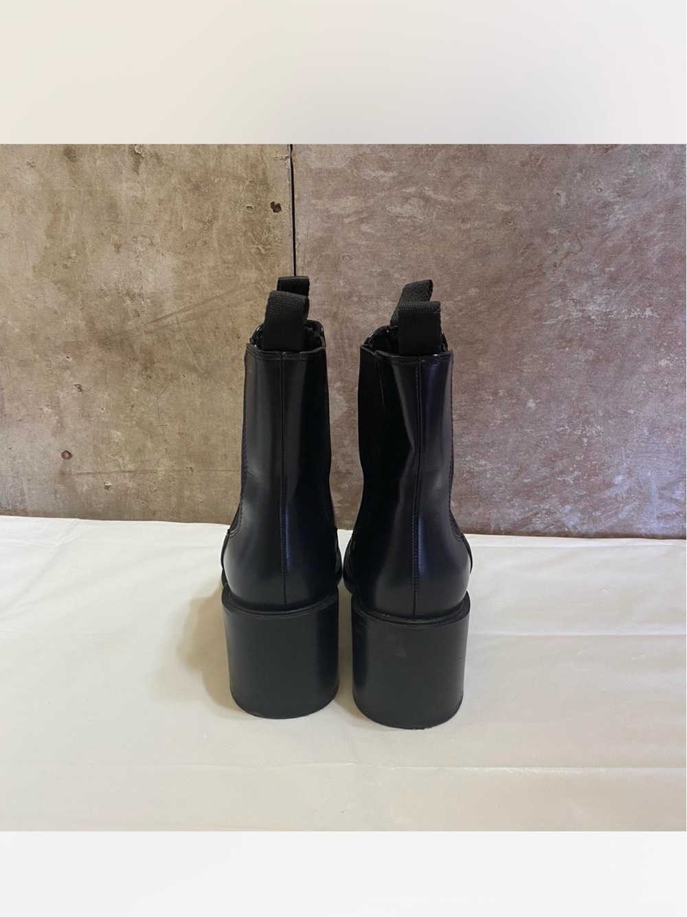 H&M Black Leather Chelsea Block Heel Booties - Picture 4 of 7